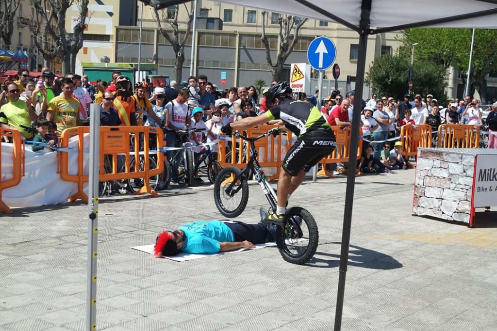 Bari pedala! Trial-show del campione a 2 ruote barese Lacitignola